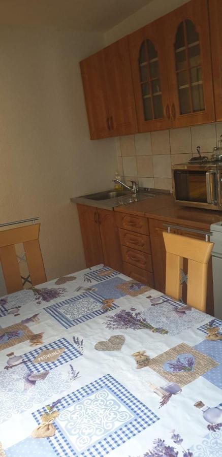 Apartments Kore Vir Exterior photo